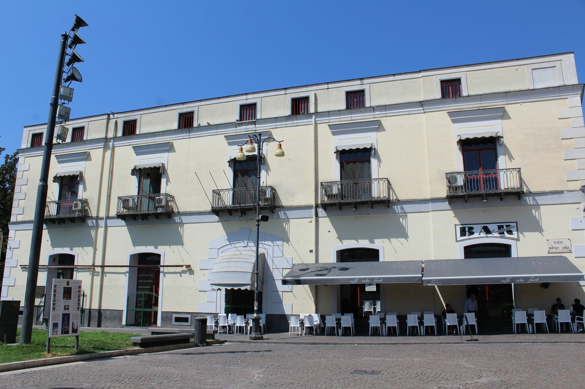 Hotel Il Santuario - Pompei Помпей Екстериор снимка